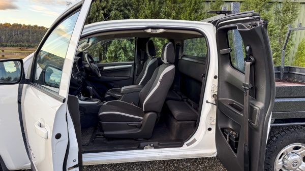 2019 Holden Colorado 4X4 Flat Tray - Image 4