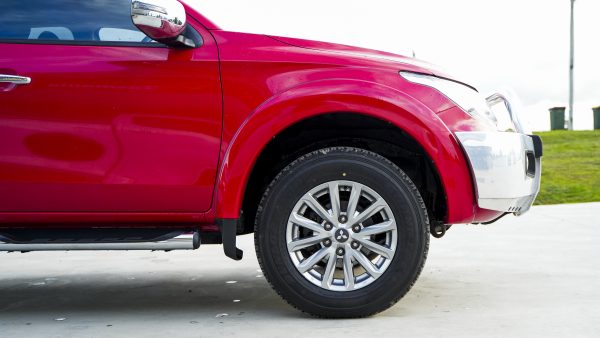 Mitsubishi Triton GLS 4X4 - Image 4