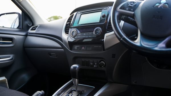 Mitsubishi Triton GLS 4X4 - Image 5