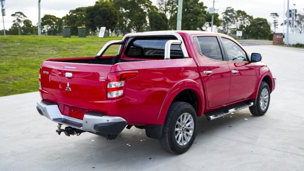 Mitsubishi Triton GLS 4X4 - Image 2