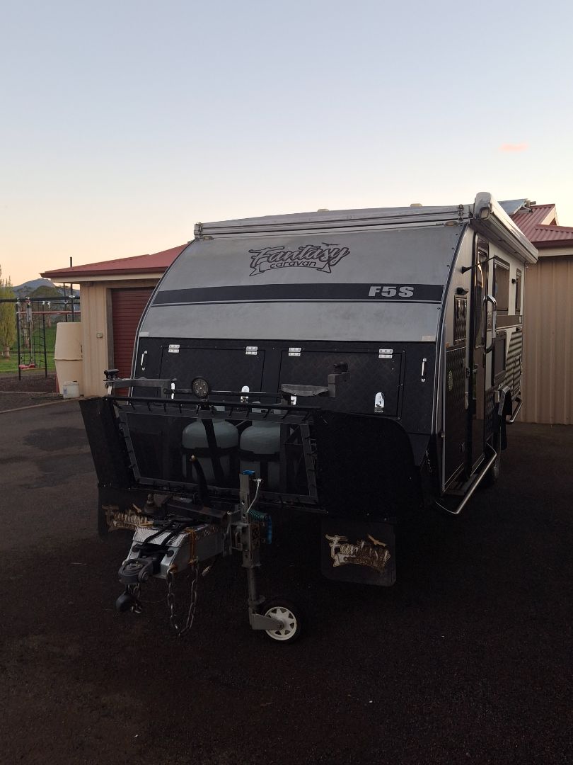 2019 Caravan Fantasy F5S