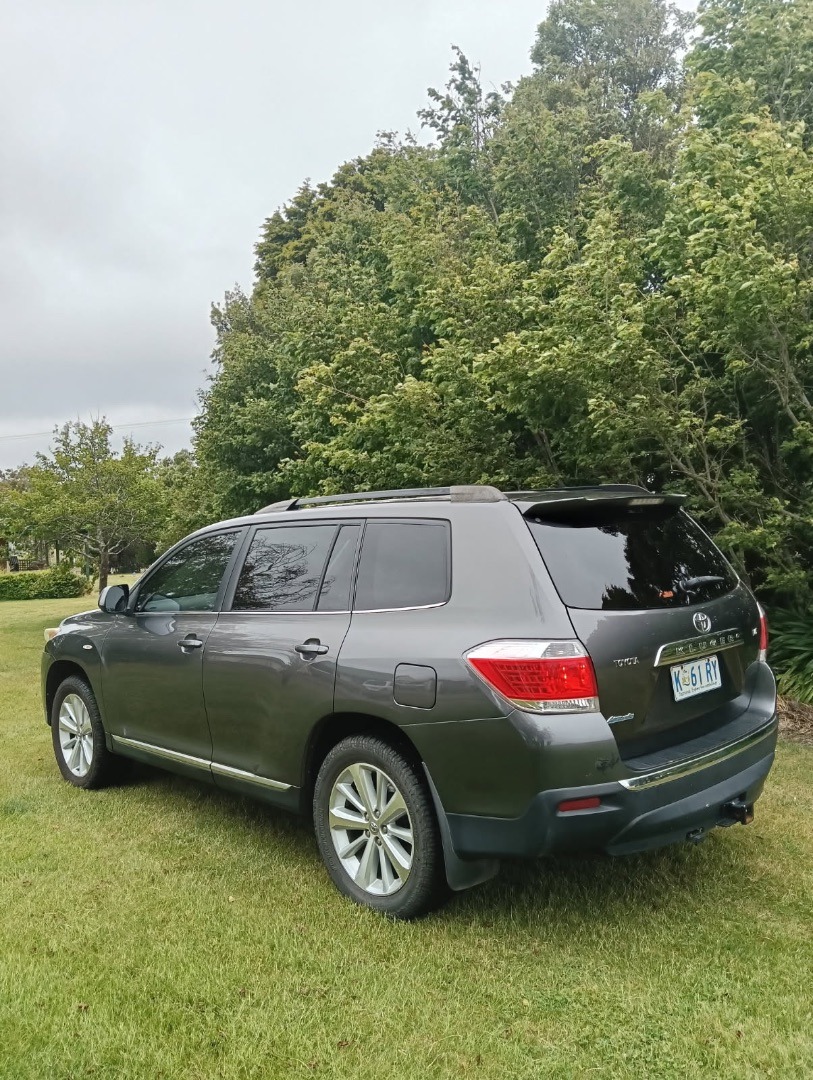 2012 Toyota Kluger
