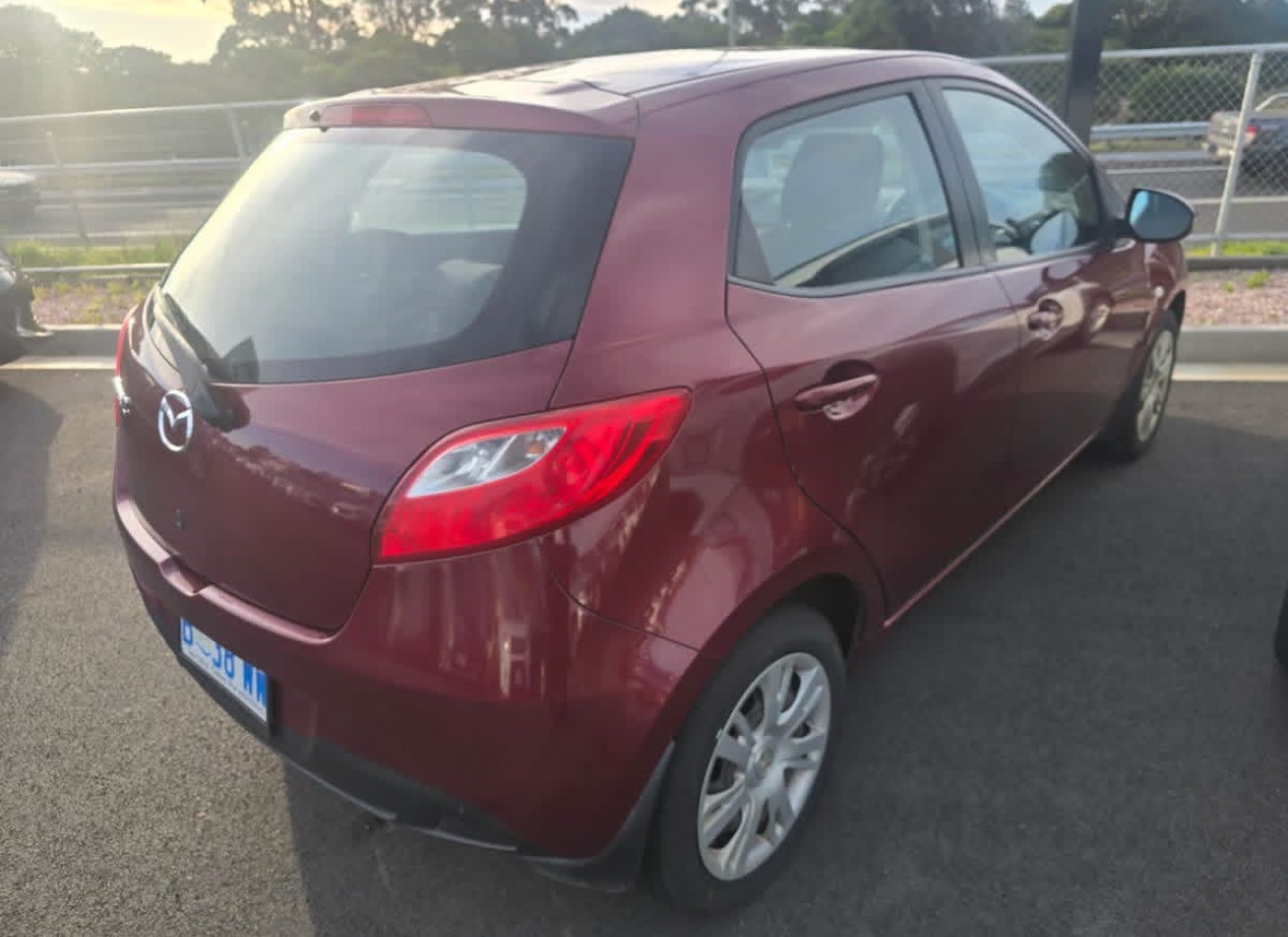 2010 mazda 2