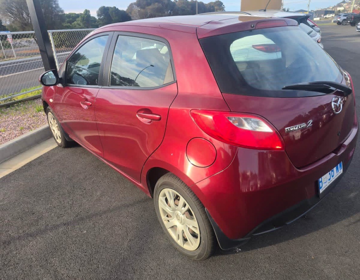 2010 mazda 2