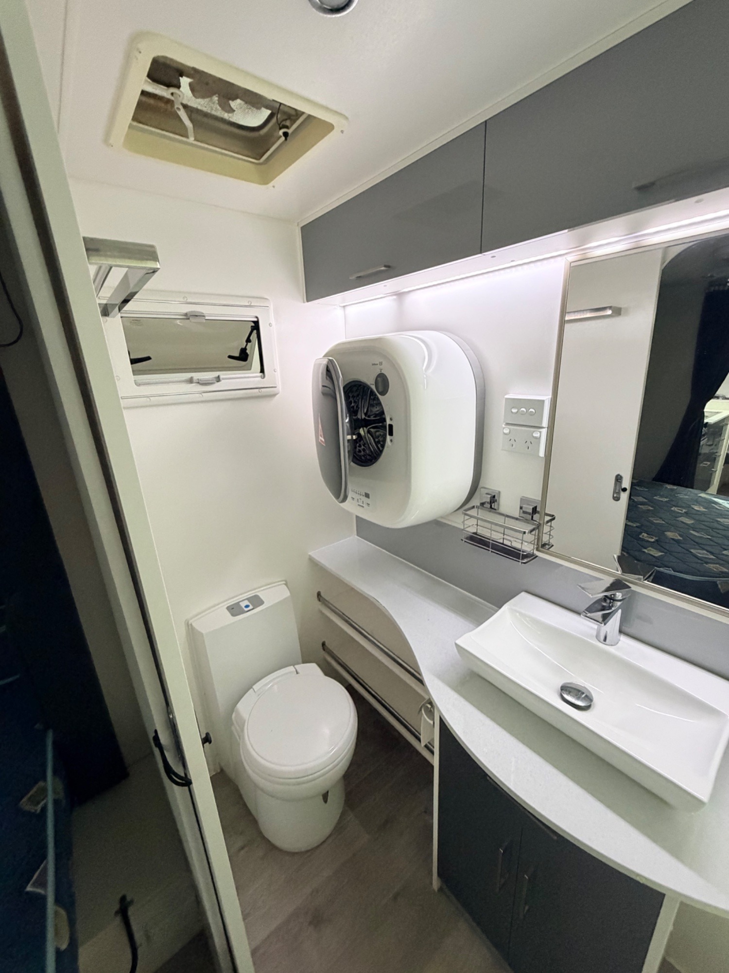 2018 New Age Caravans BIG RED