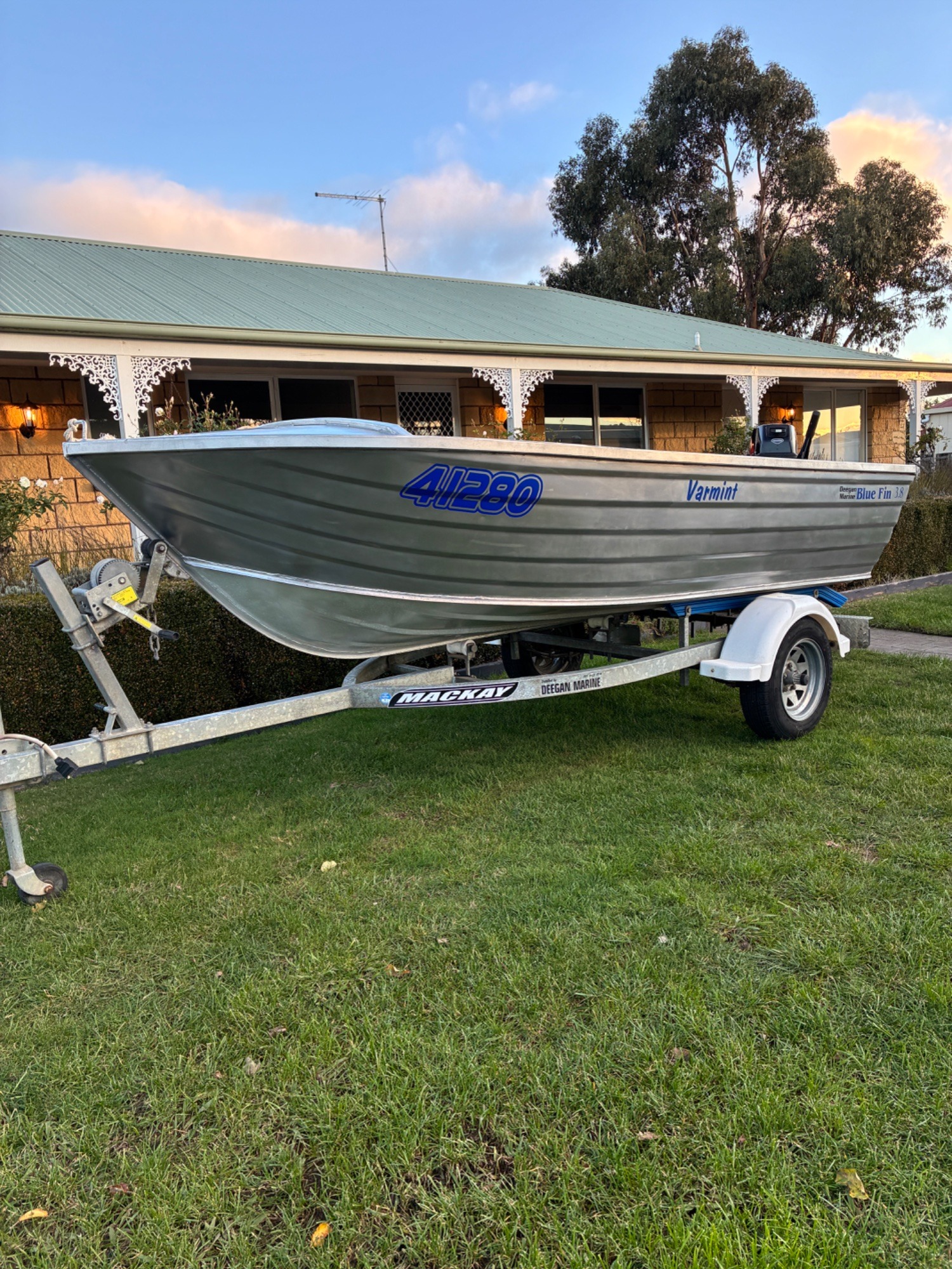 2009 Bluefin 3.8m