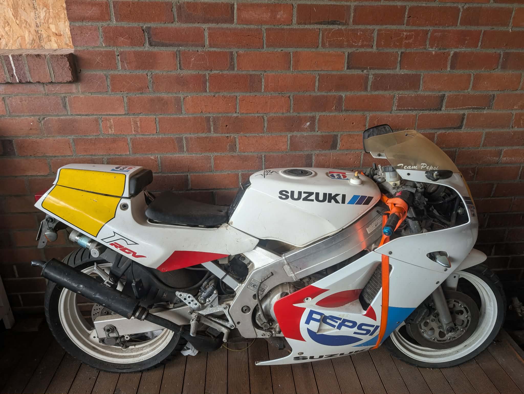 1989 Suzuki RGV250 Pepsi