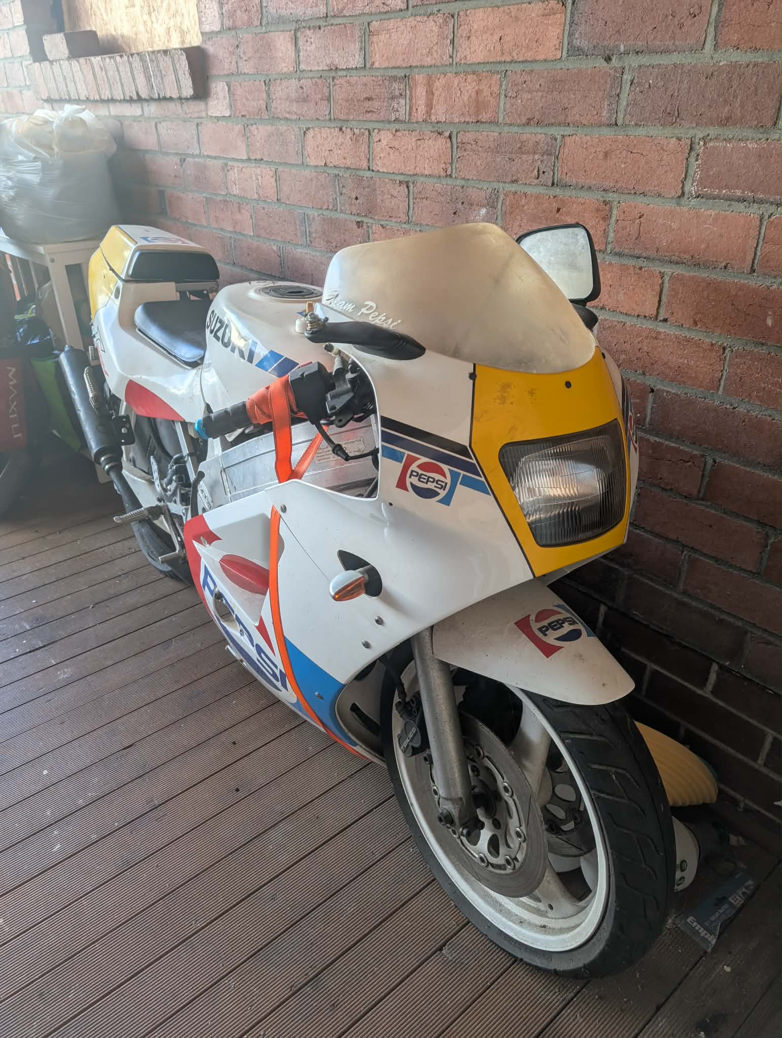 1989 Suzuki RGV250 Pepsi