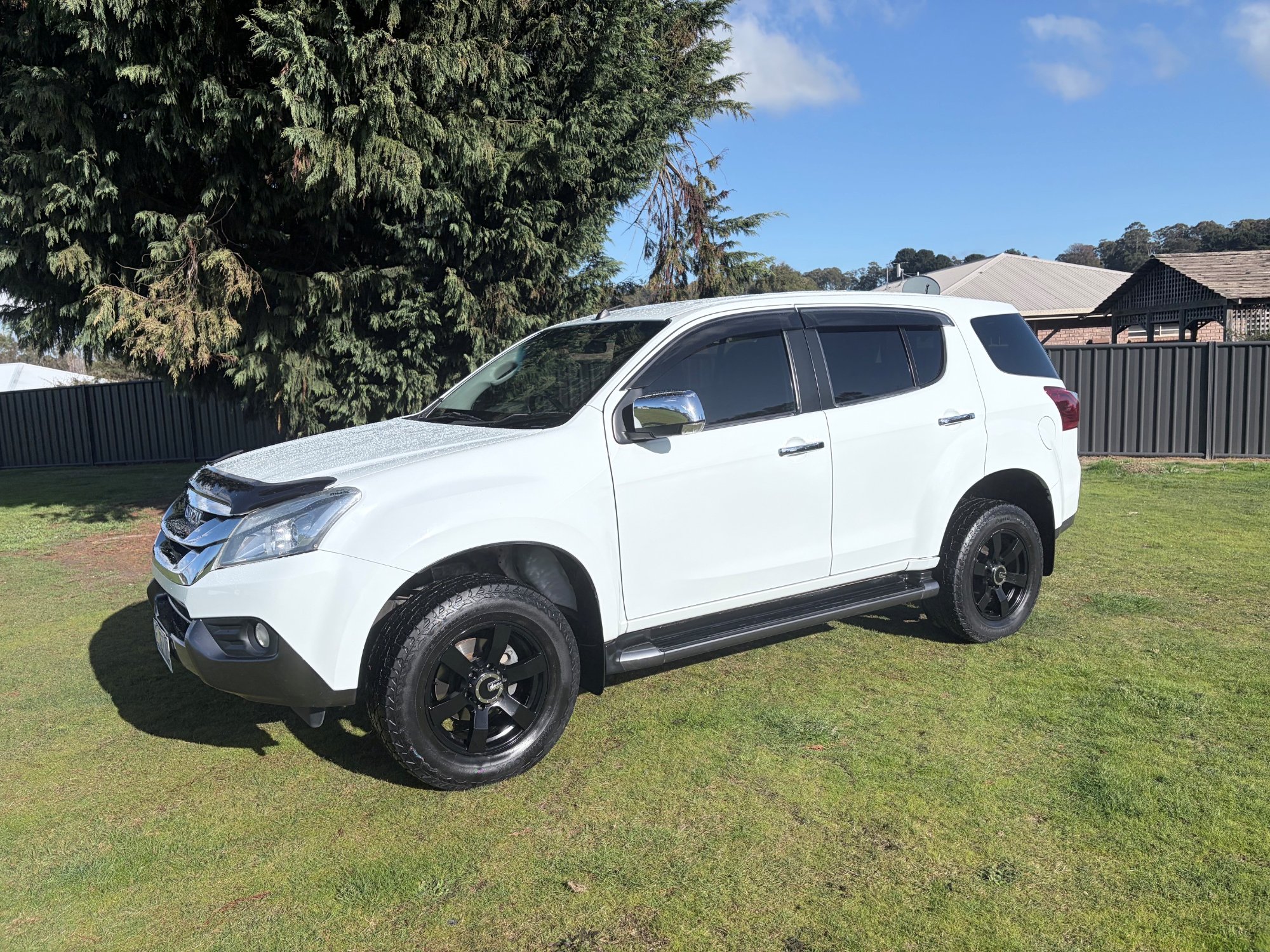 2015 Isuzu MU-X